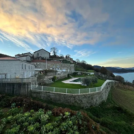 Estrela Do Geres - Casa Fernandes Bed & Breakfast 4*
